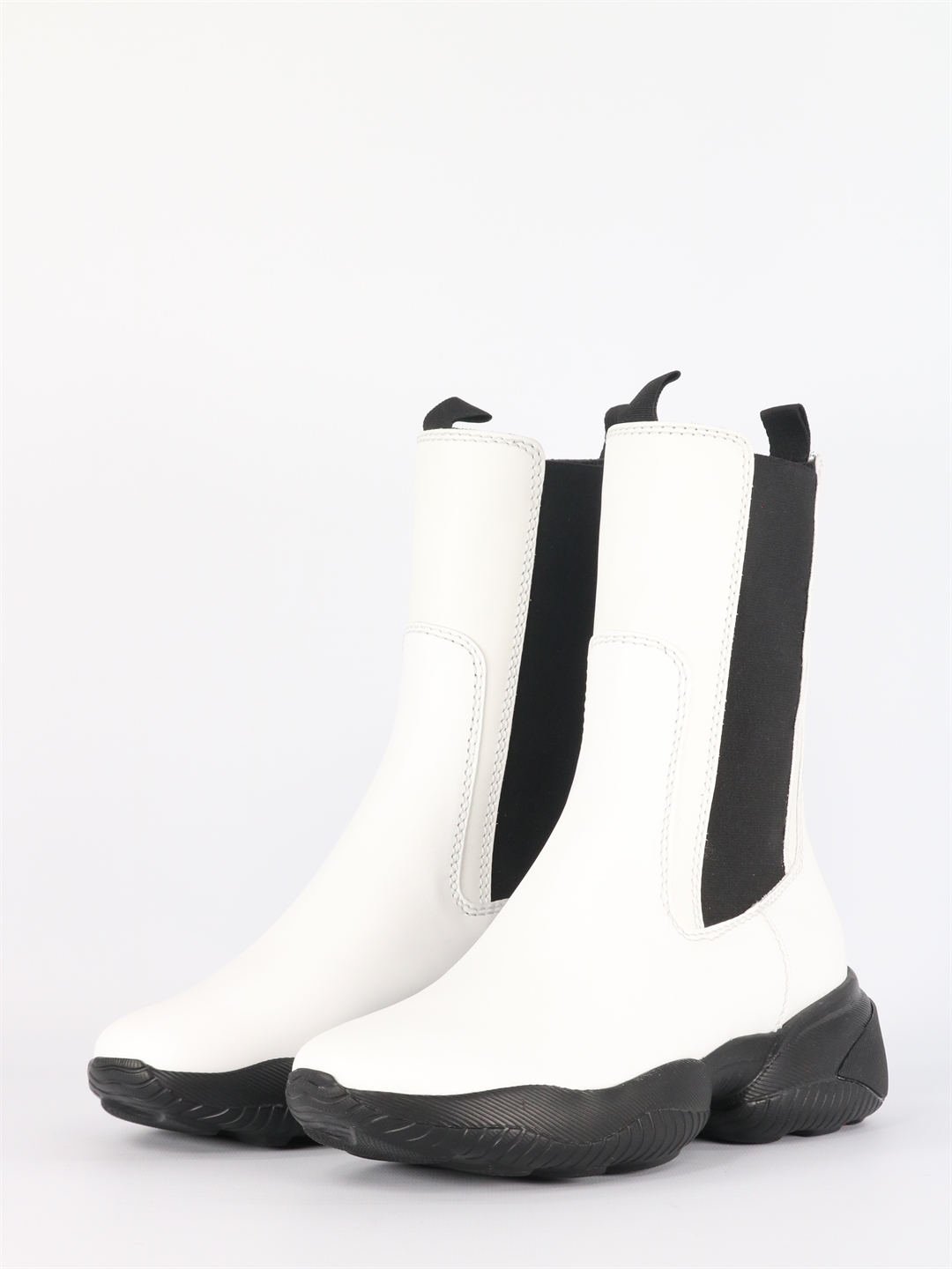 Interaction chelsea boots