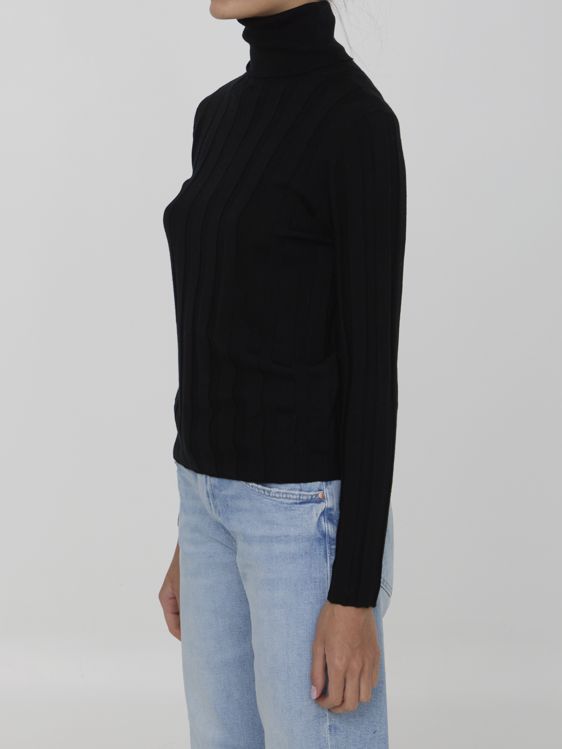 Virgin wool jumper hover