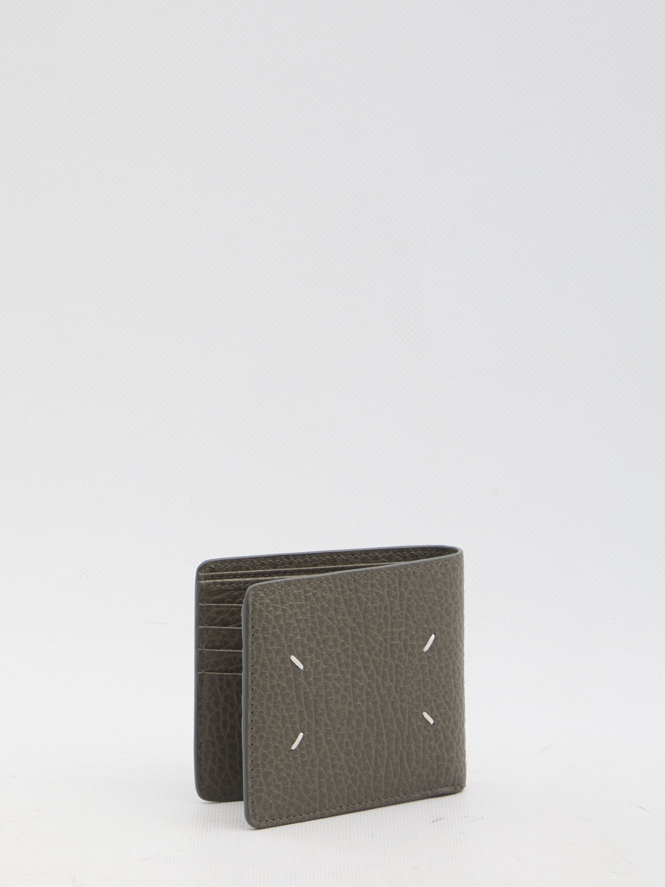  Bi-fold wallet hover